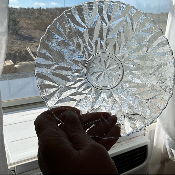 Snowflake Style Dessert Bowl Underplate Clear Set Of 2 - Picture 3 of 6